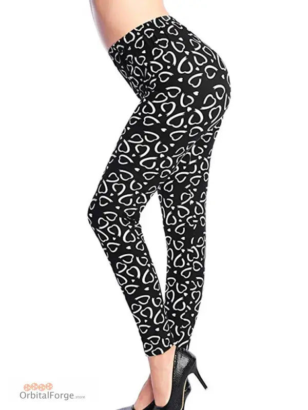 Black and white heart-patterned camouflage leggings for slim stretch casual wear with heels